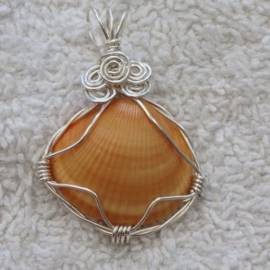 1507-12 orange shell pendant